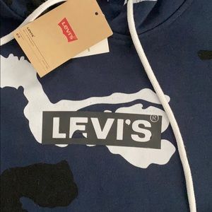 Men’s Levi’s camo hoodie- medium